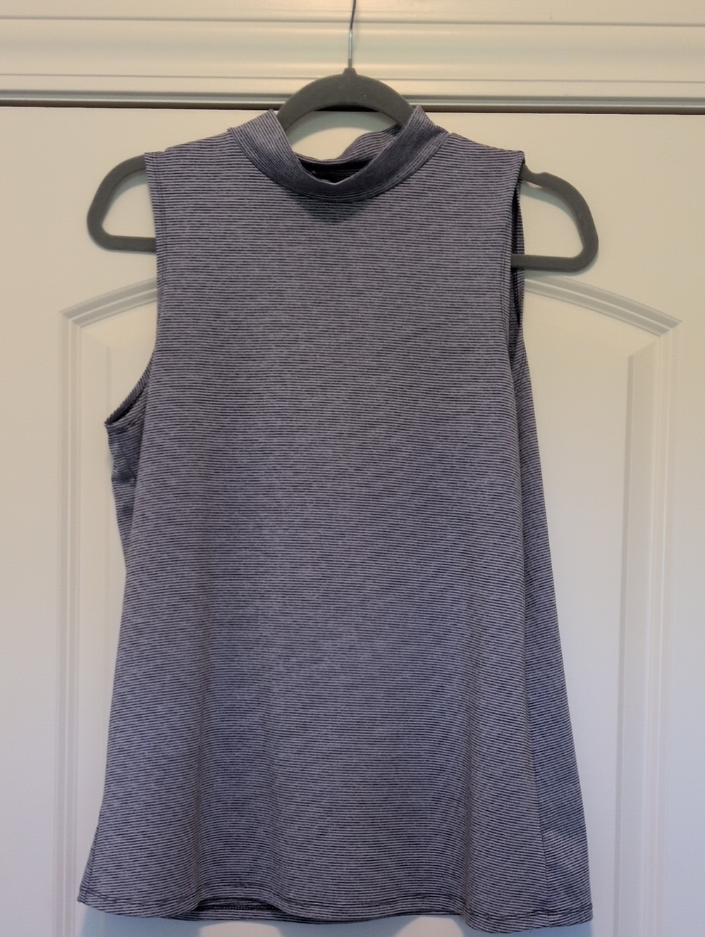 Ruby Ribbon Sleeveless Mock Neck Tank - Heathered Gray